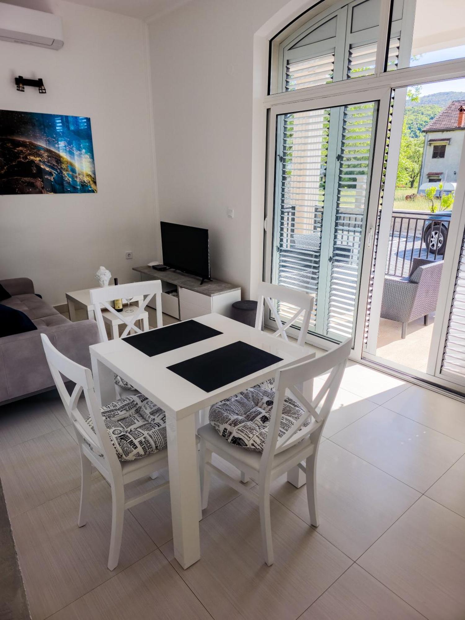 Boulevard Apartments Cattaro Esterno foto