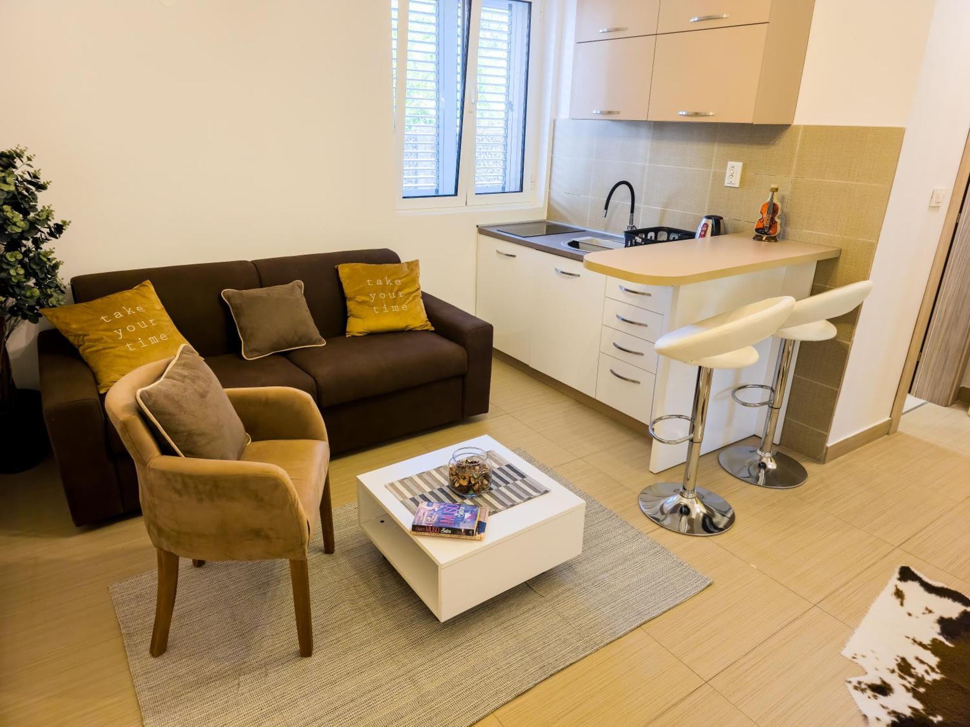 Boulevard Apartments Cattaro Esterno foto